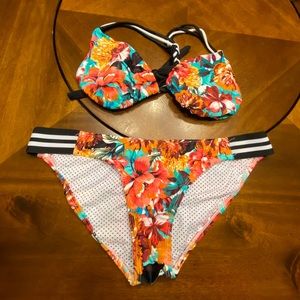 Body glove bikini set